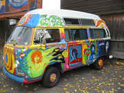Psychedelic_hippie_bus.jpg