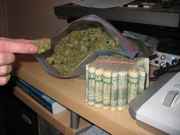 Bag_of_weed_and_money.jpg