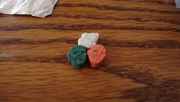 Green_and_red_Obama_pills.jpg