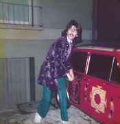 George_and_psychedelic_Mini_Cooper_2.jpg