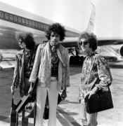 Hendrix_Experience_in_front_of_plane.jpg