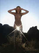 Topless_girl_sunshine_vagina.jpg